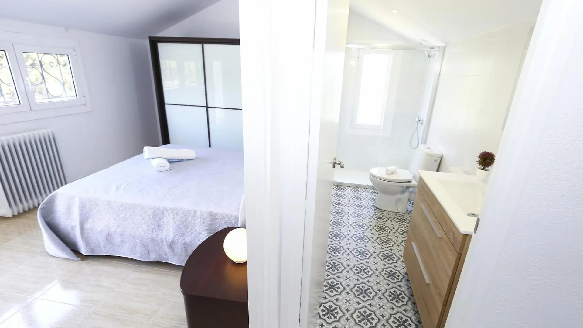Adelfa Villa Planetcostadorada Salou Španělsko